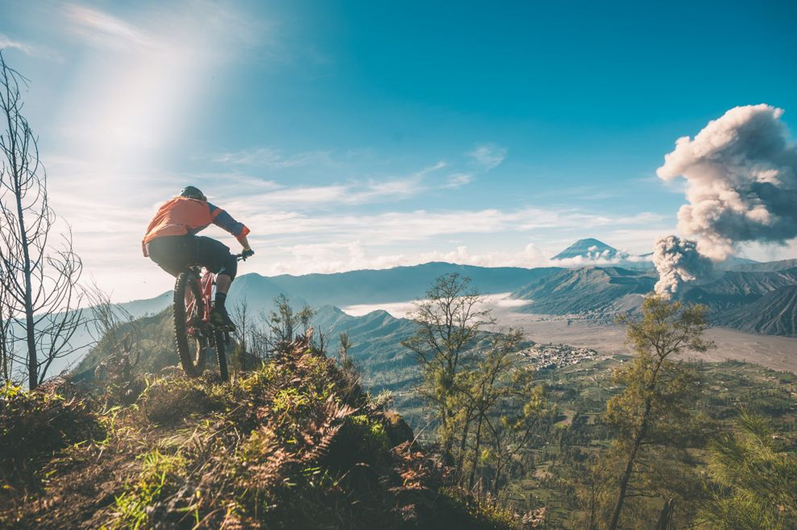 kurt sorge dan perjalanan menjelajahi gunung bromo 1