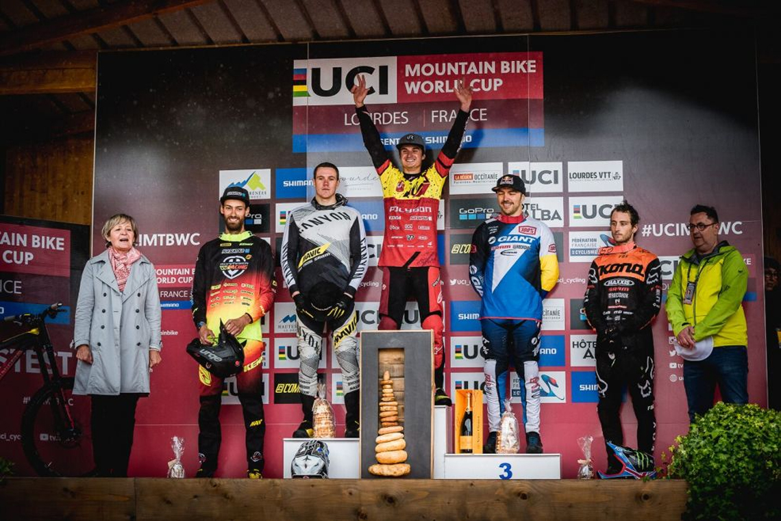 ur team jawara di uci world cup downhill 2017 1