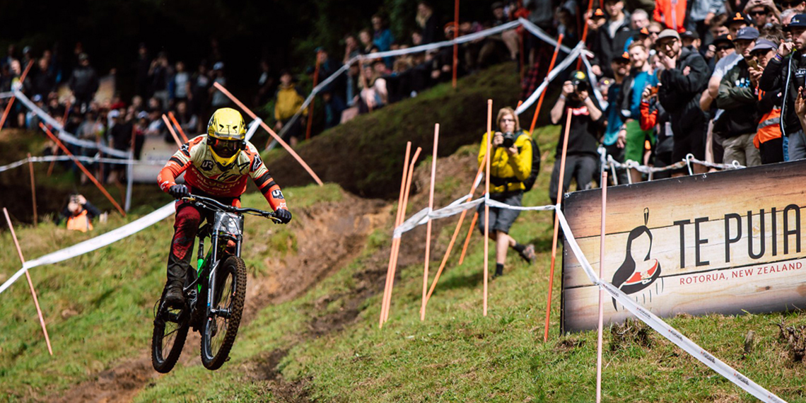 ur team berhasil meraih podium di crankworx rutorua 2018 1