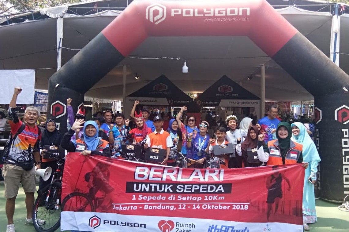 perjalanan monah berlari 170 km, berbuat nyata untuk membagi kebahagiaan 1