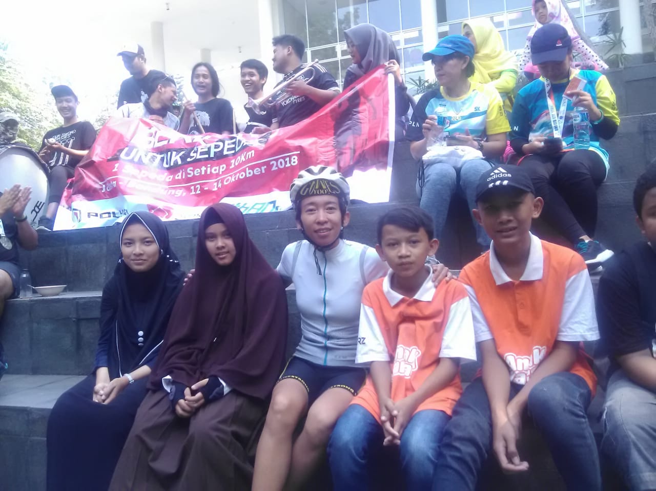 perjalanan monah berlari 170 km, berbuat nyata untuk membagi kebahagiaan 5