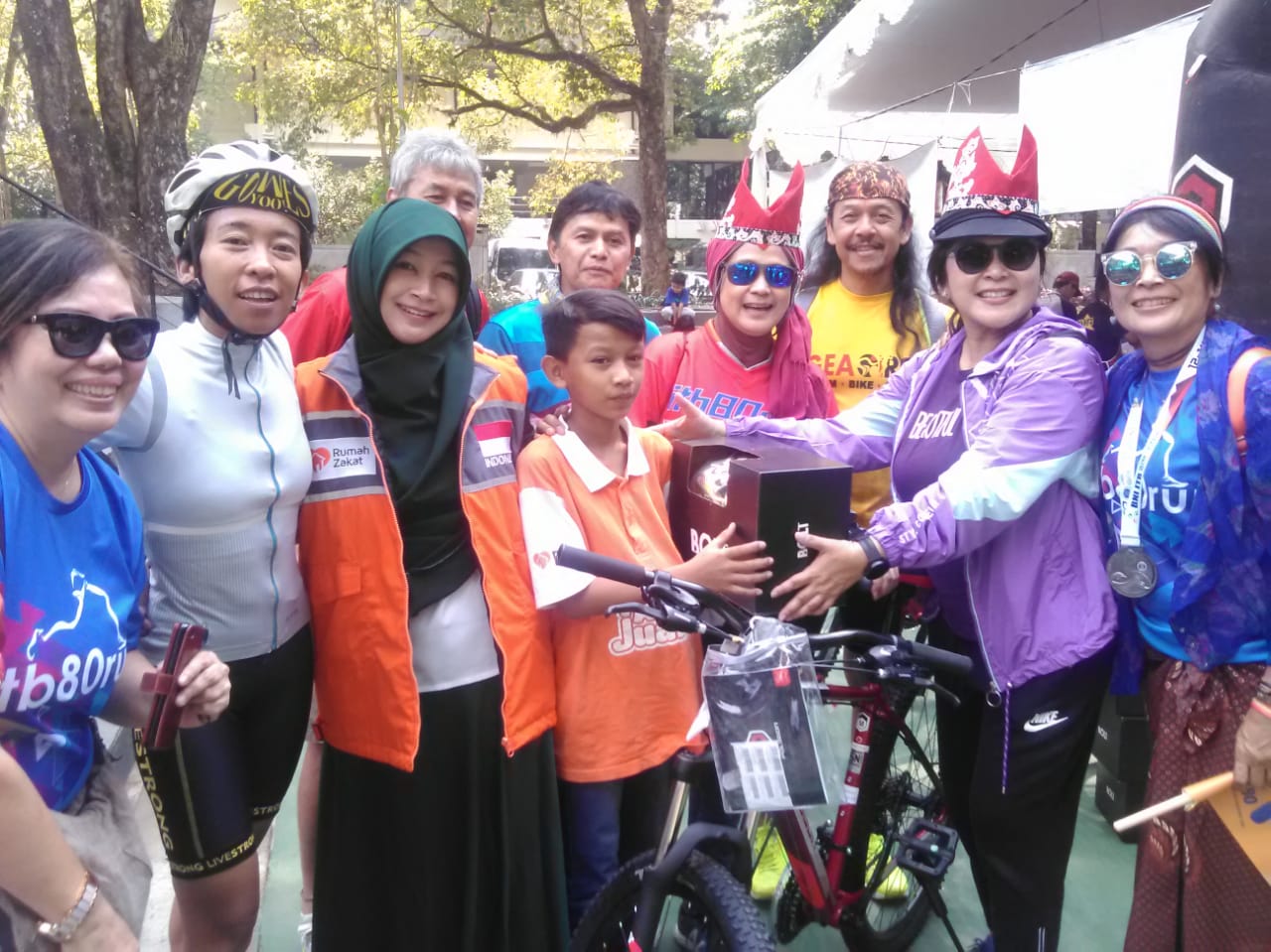 perjalanan monah berlari 170 km, berbuat nyata untuk membagi kebahagiaan 3