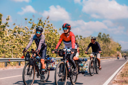 maia lan dan rafli purnama: touring dengan sepeda, demi menjaga bumi minim sampah 11